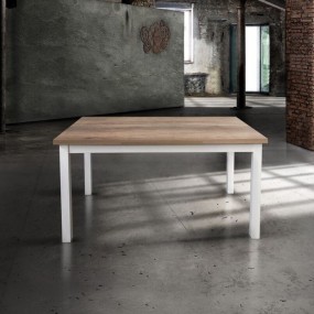 Savio rectangular table with 841 oak laminate top